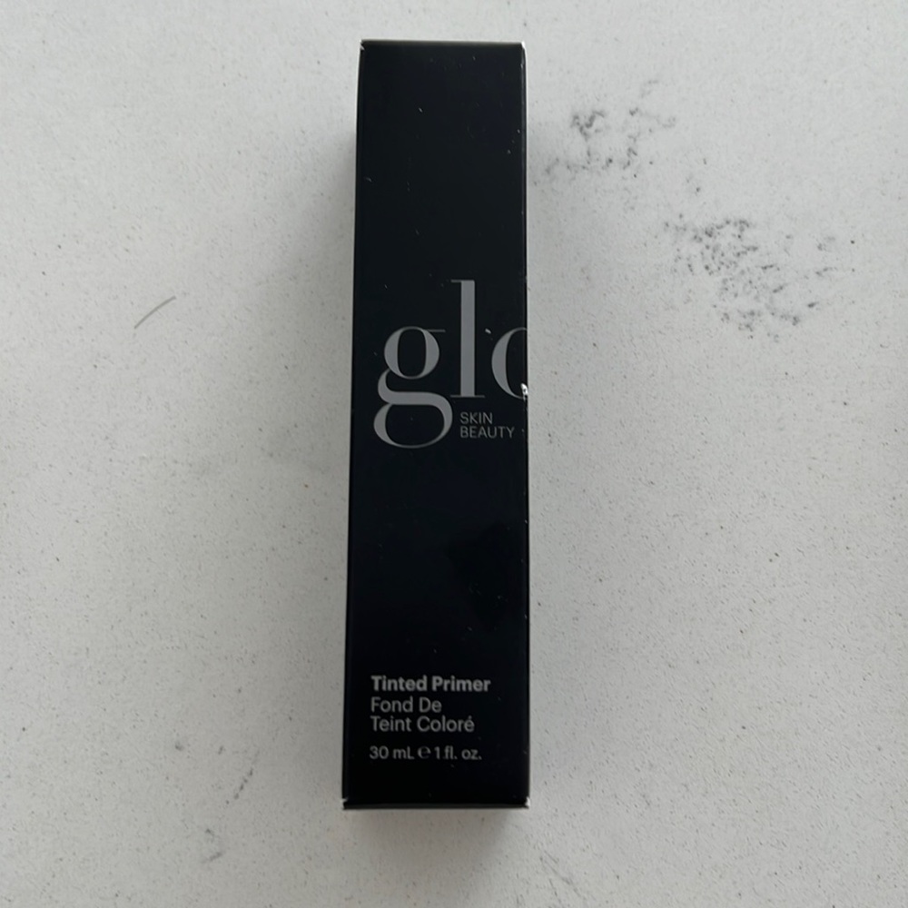 Glo Skin Beauty Tinted Primer in Light